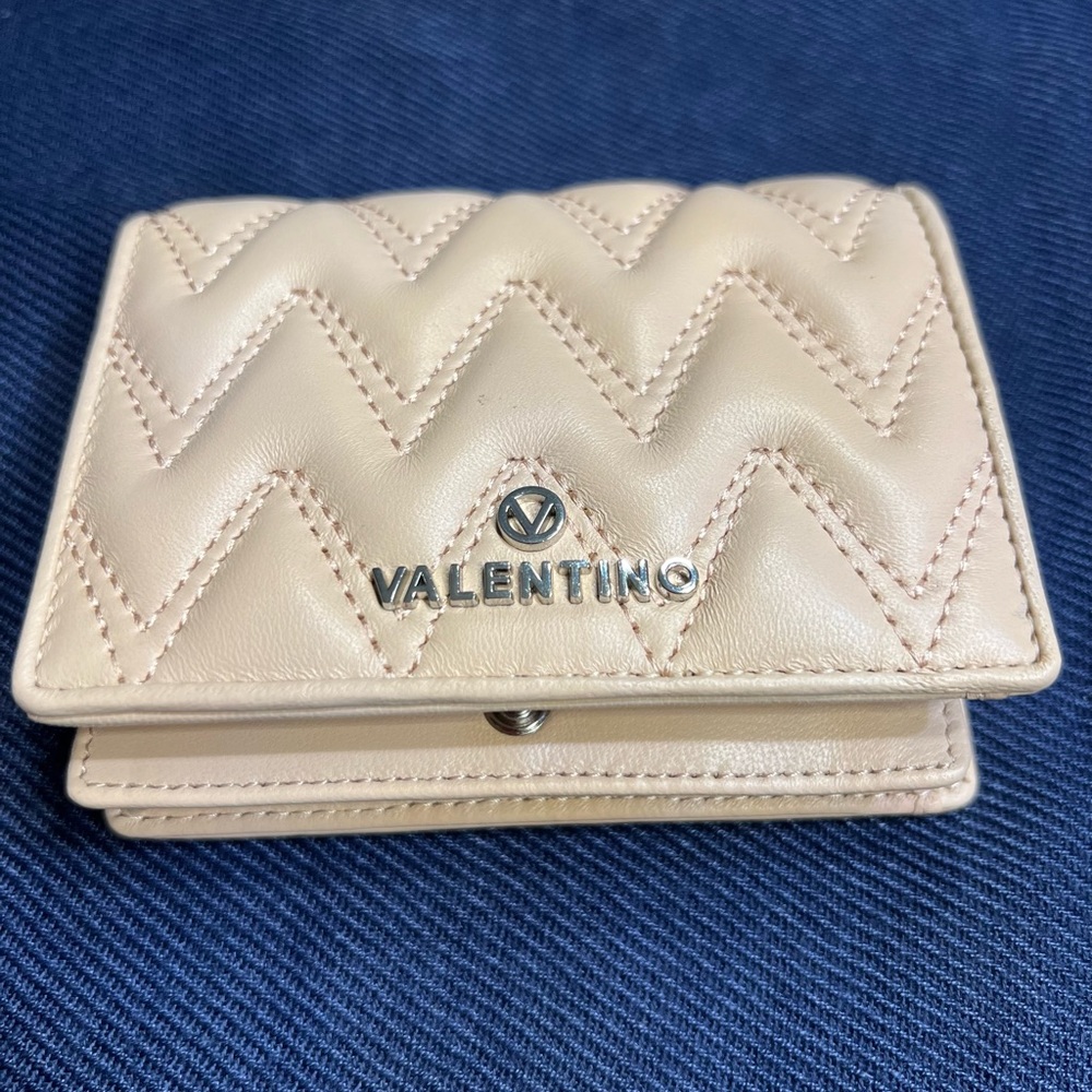 Valentino By Mario Valentino Quilted Rose Leather Wallet,new
